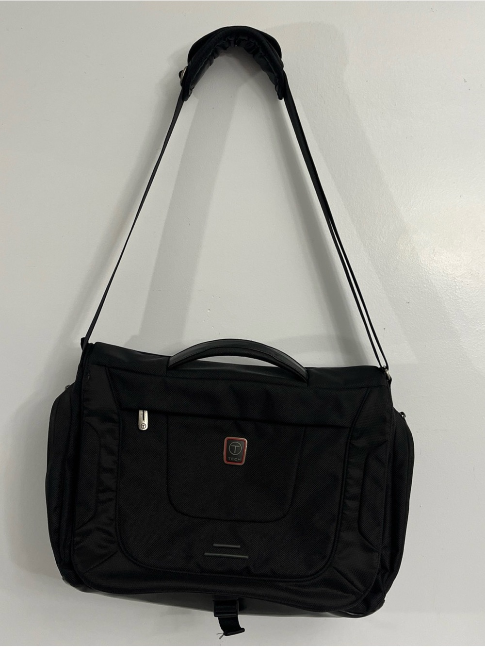 Tumi T Tech Laptop Messenger Shoulder Bag Laptop Black Ballistic Nylon 67175D
